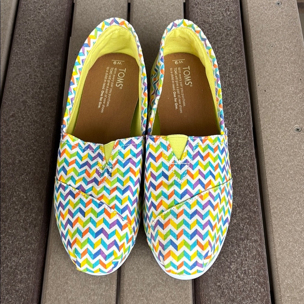 Toms Multicolor Chevron Moccasins Vibrant Canvas Slip-On